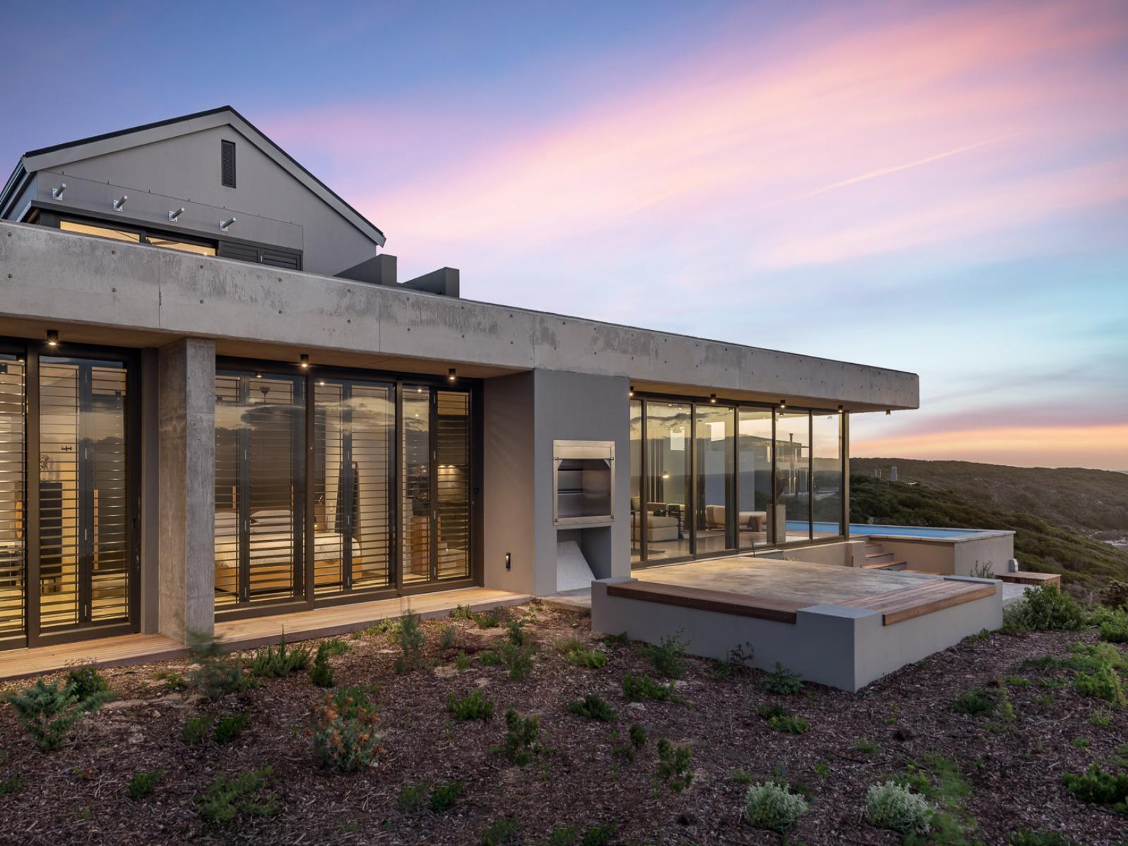 Romansbaai Collection