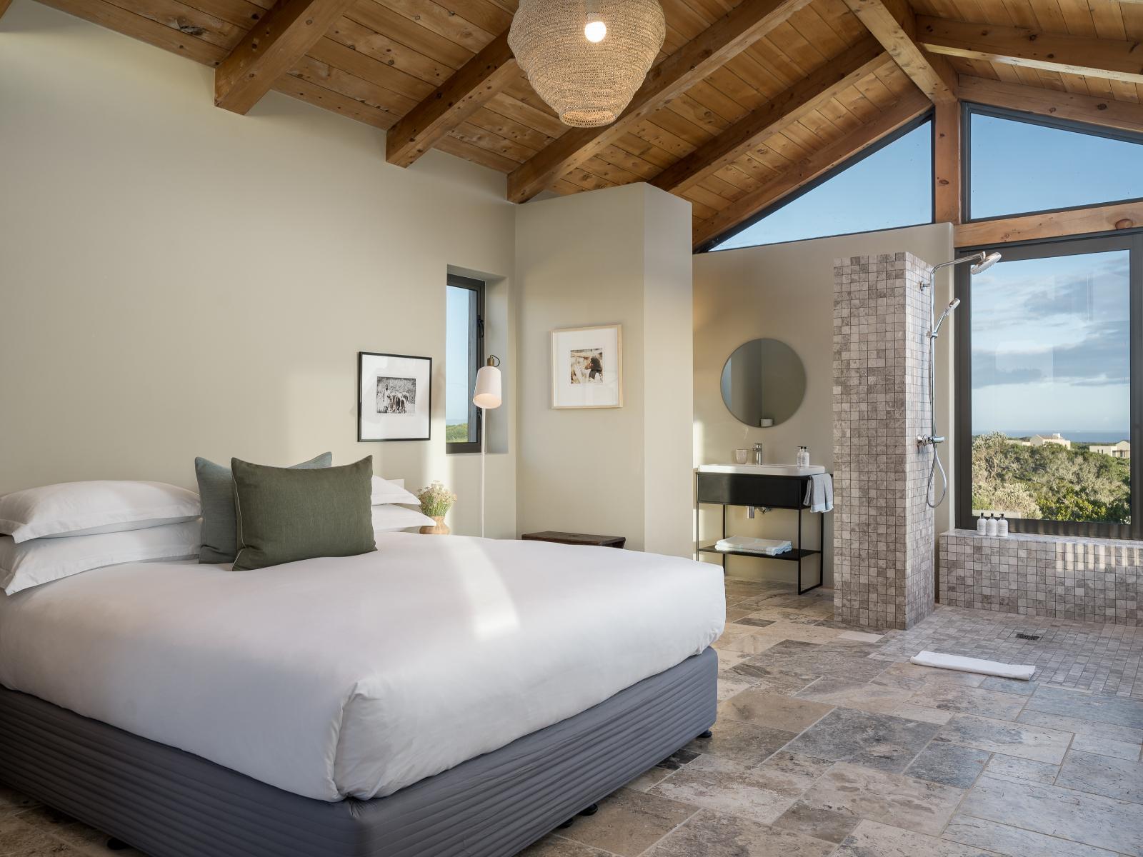 Romansbaai Collection