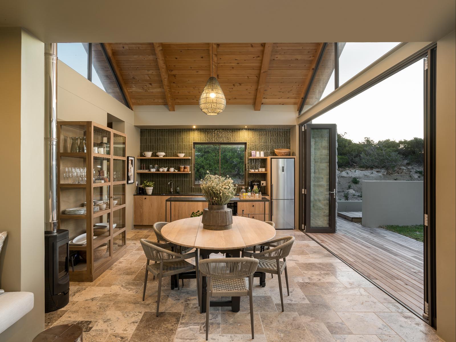 Romansbaai Collection