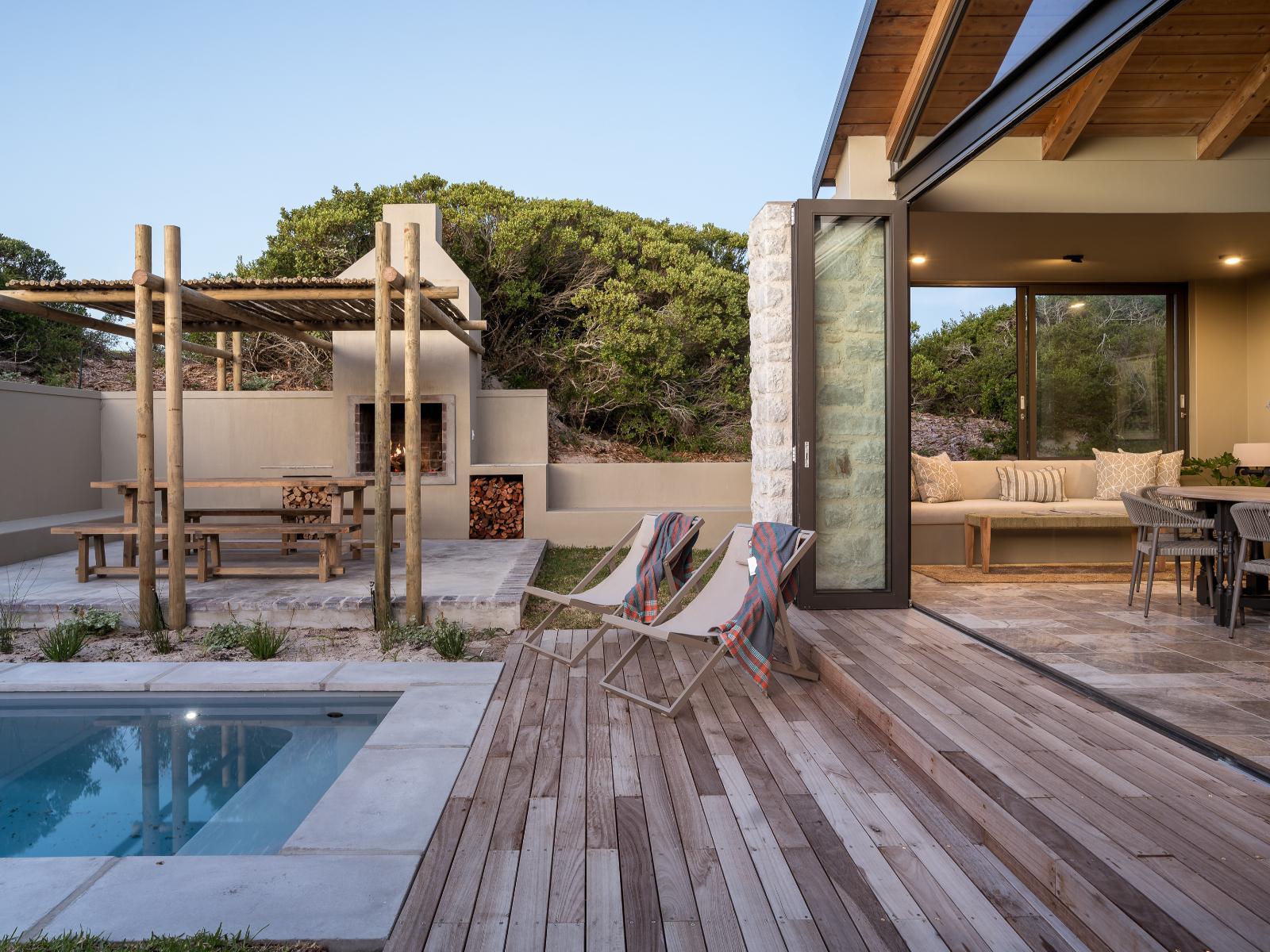 Romansbaai Collection