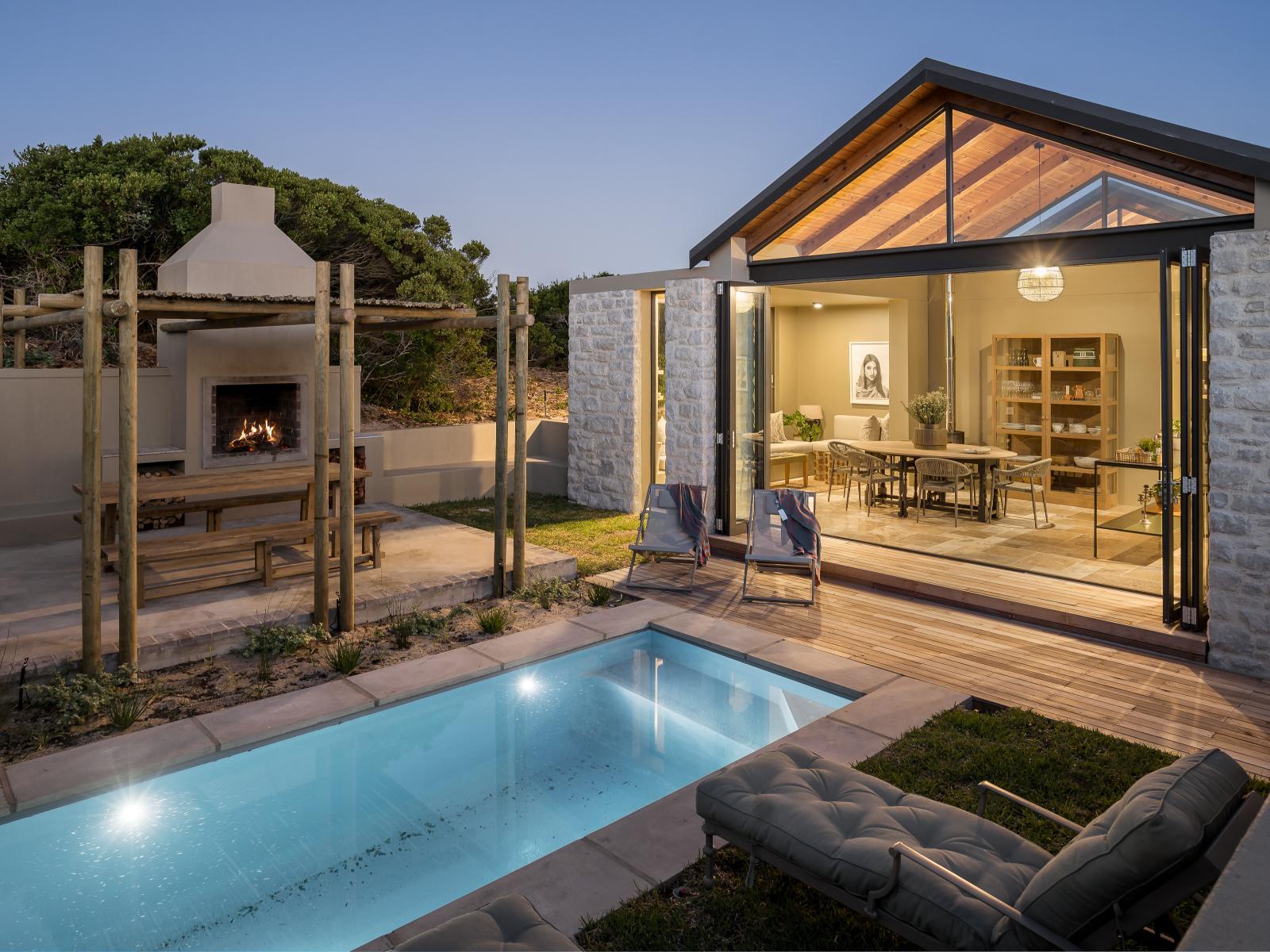 Romansbaai Collection