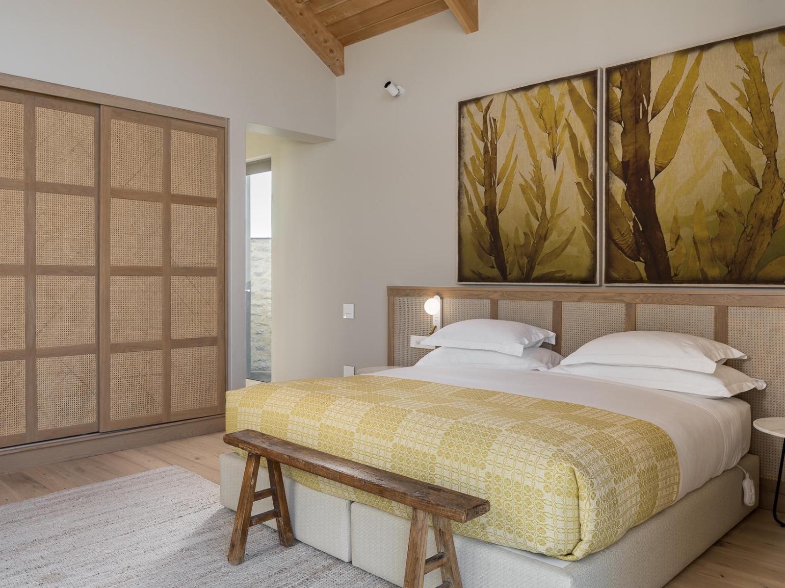 Romansbaai Collection