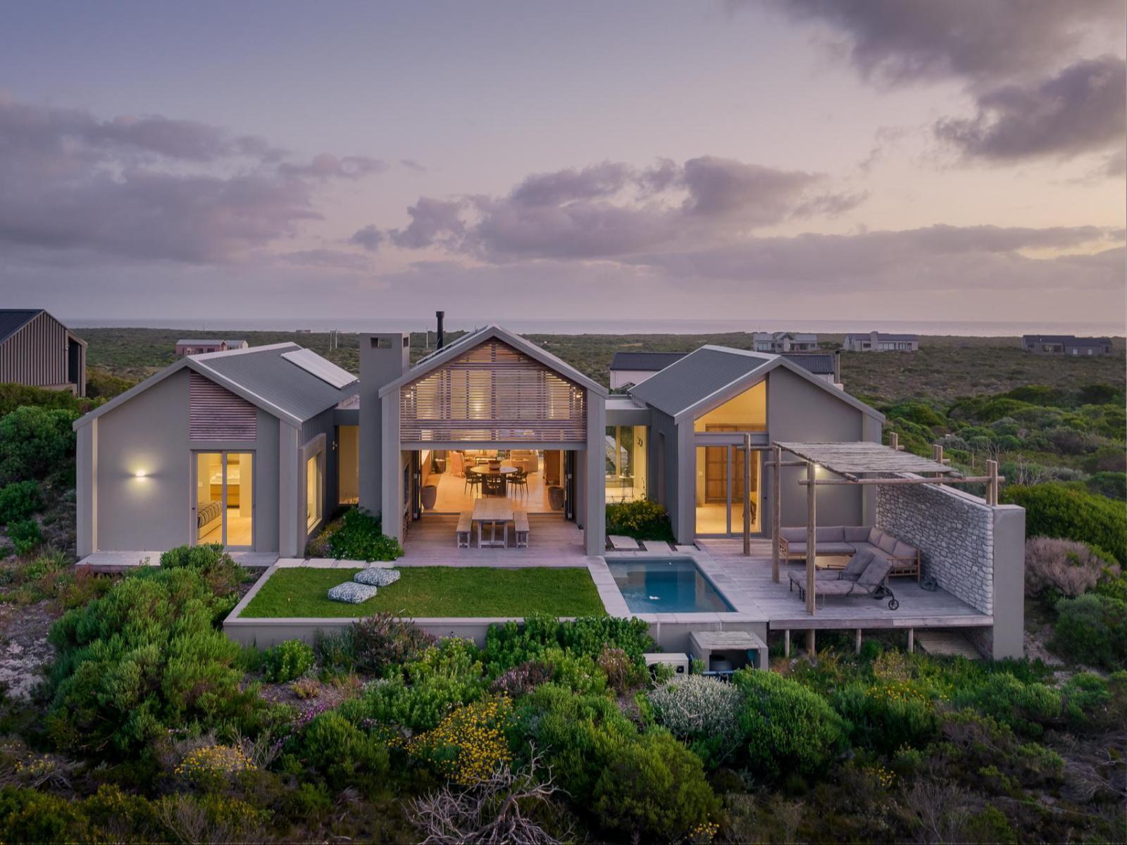 Romansbaai Collection