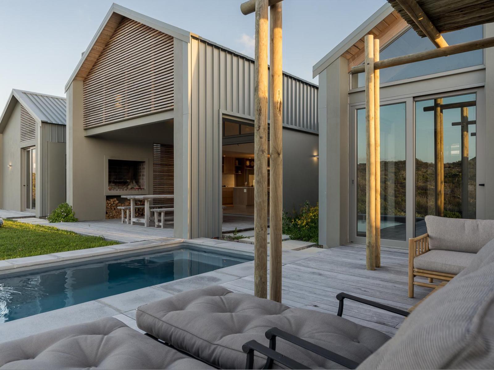 Romansbaai Collection