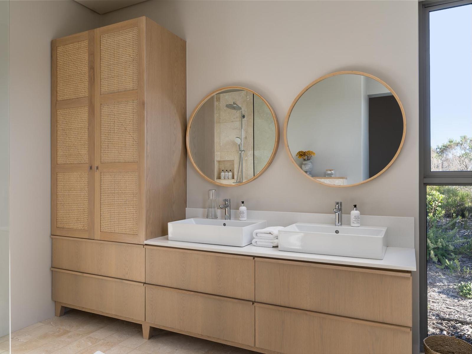 Romansbaai Collection