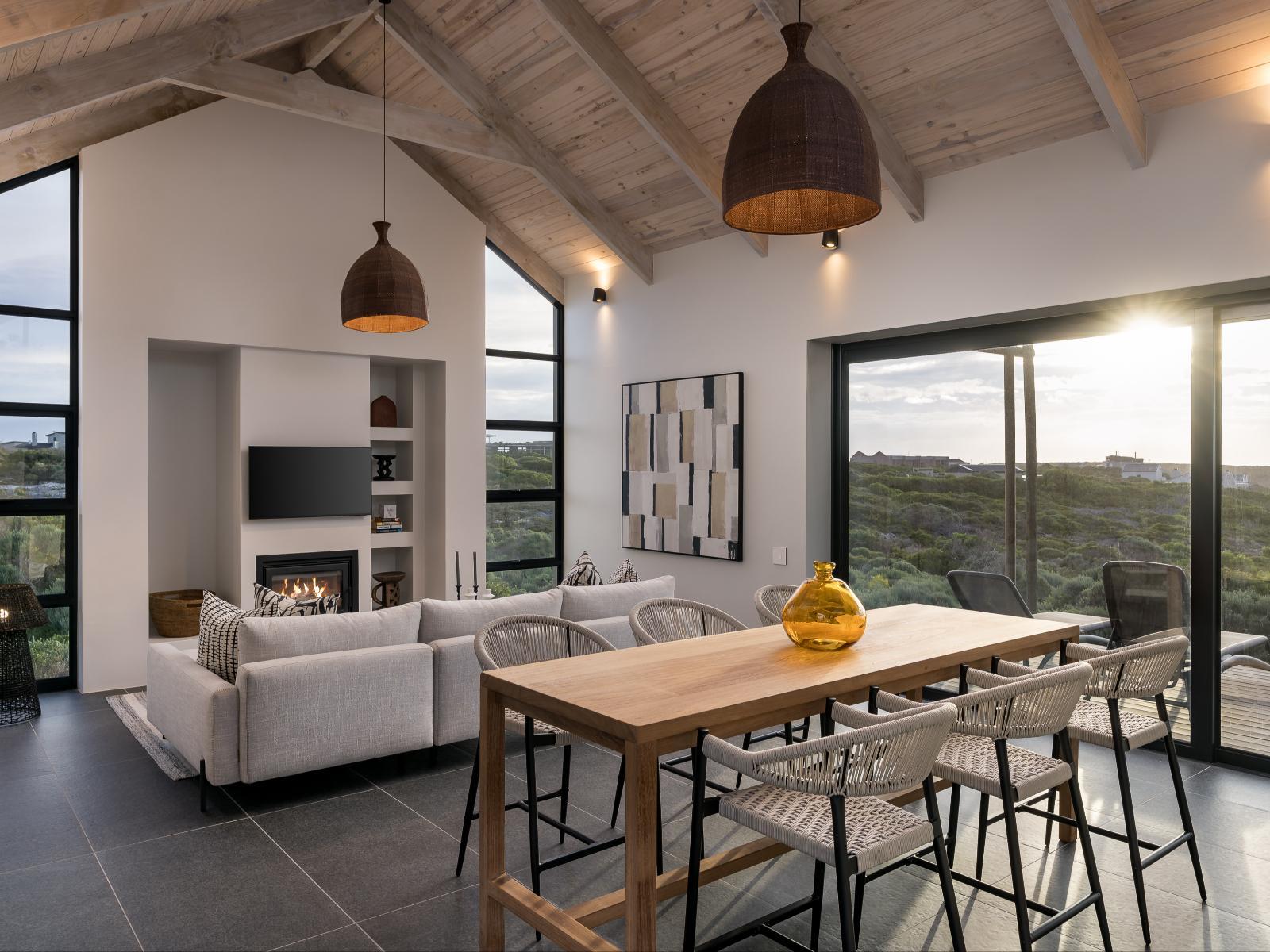 Romansbaai Collection