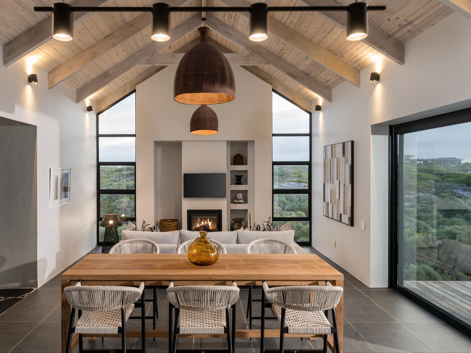 Romansbaai Collection