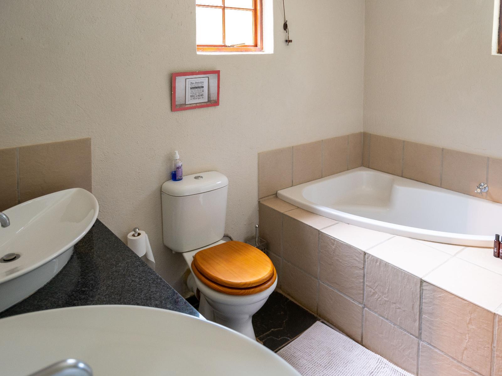 Roomtype 7: Bathroom Bushriver Lodge