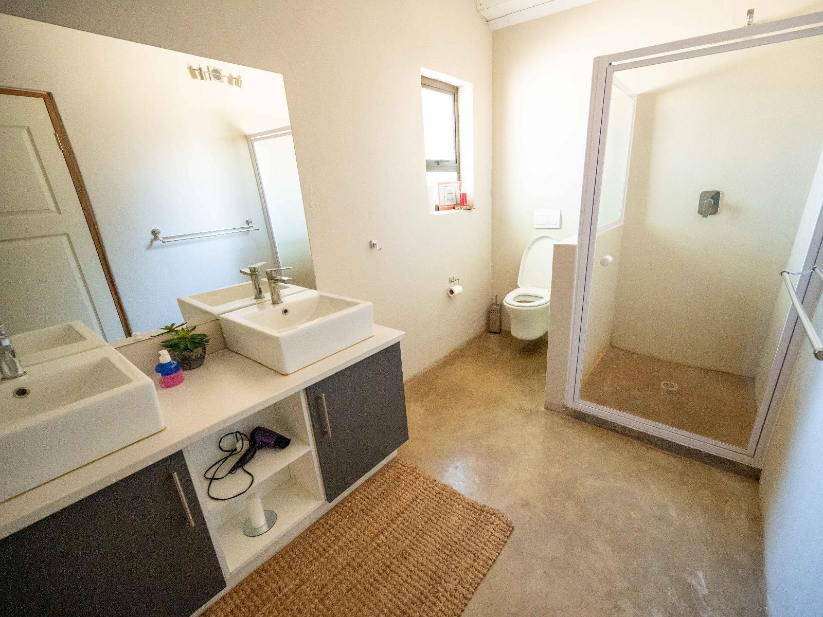 Roomtype 9: Bathroom Bushriver Lodge