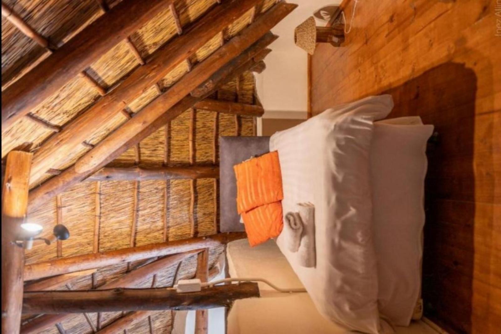 Roomtype 2: Photo of the whole room Bushriver Lodge