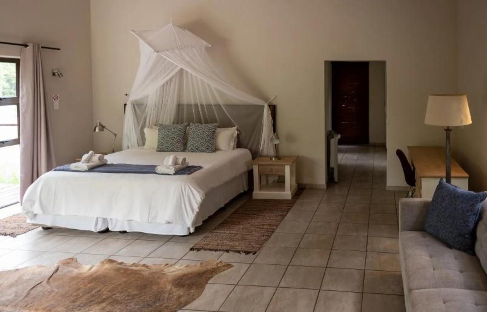 Roomtype 3: Photo of the whole room Bushriver Lodge
