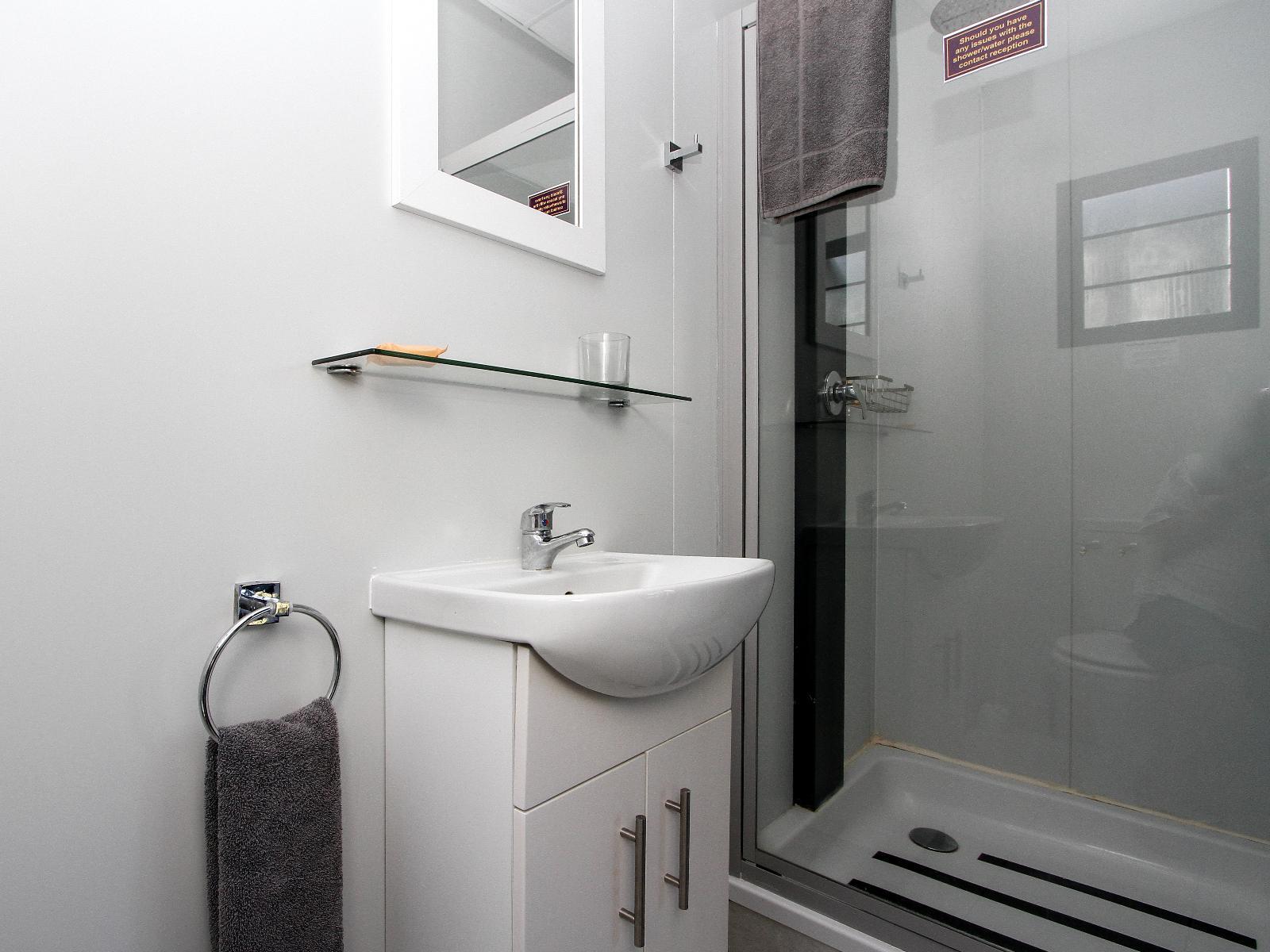 Roomtype 3: Bathroom SleepOver KMIA