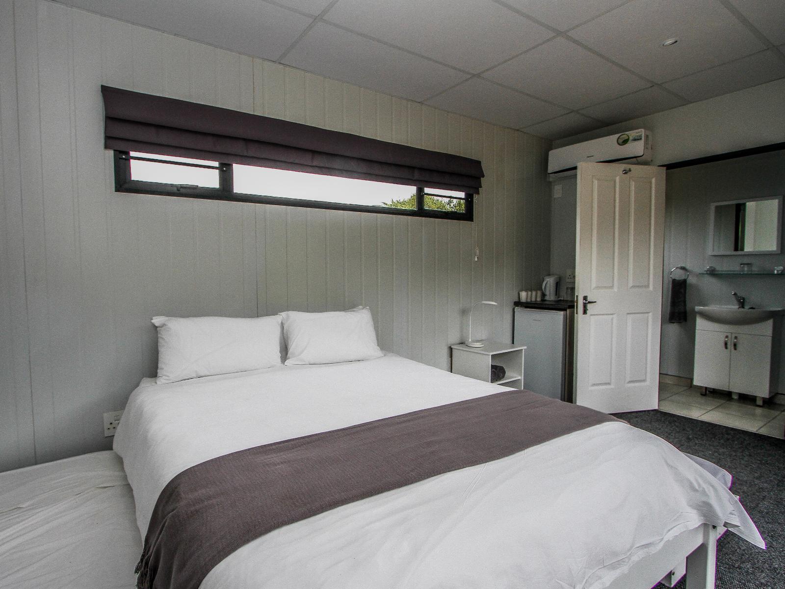 Roomtype 3: Photo of the whole room SleepOver Beitbridge