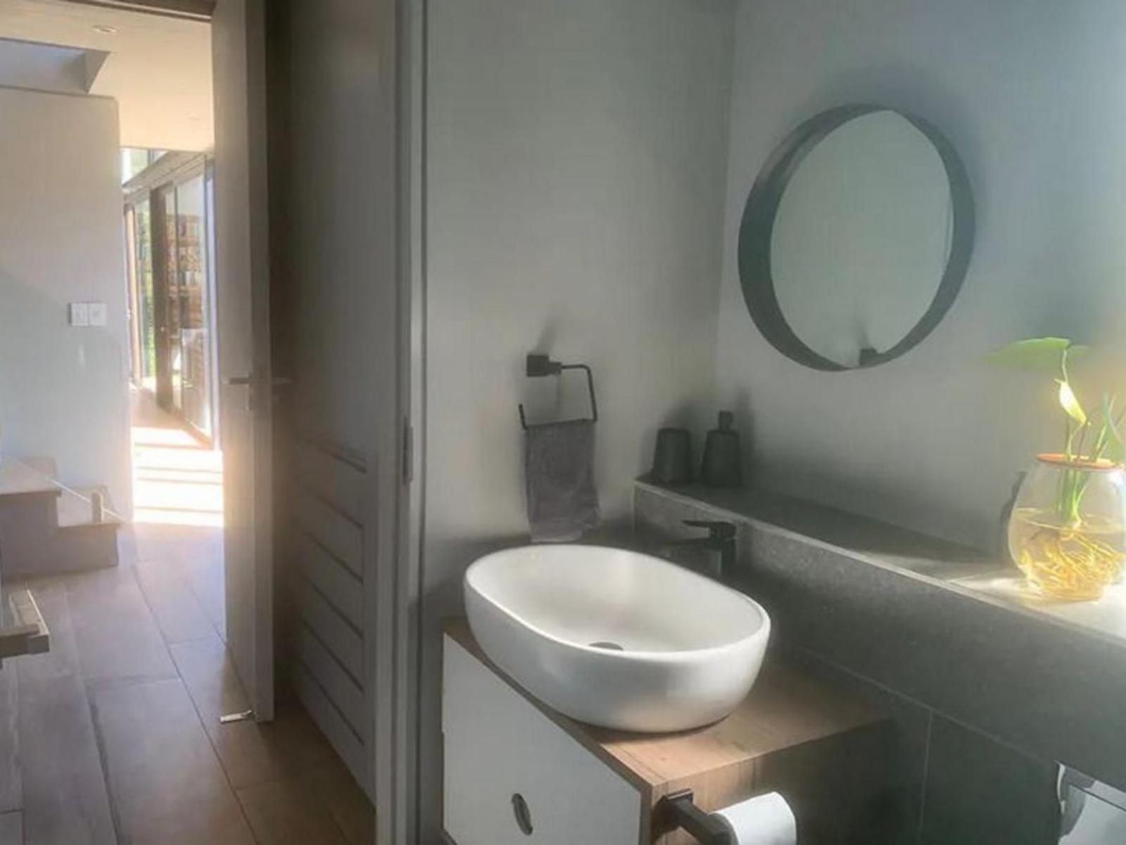 Roomtype 3: Bathroom 4 Cyphia Close Cabins