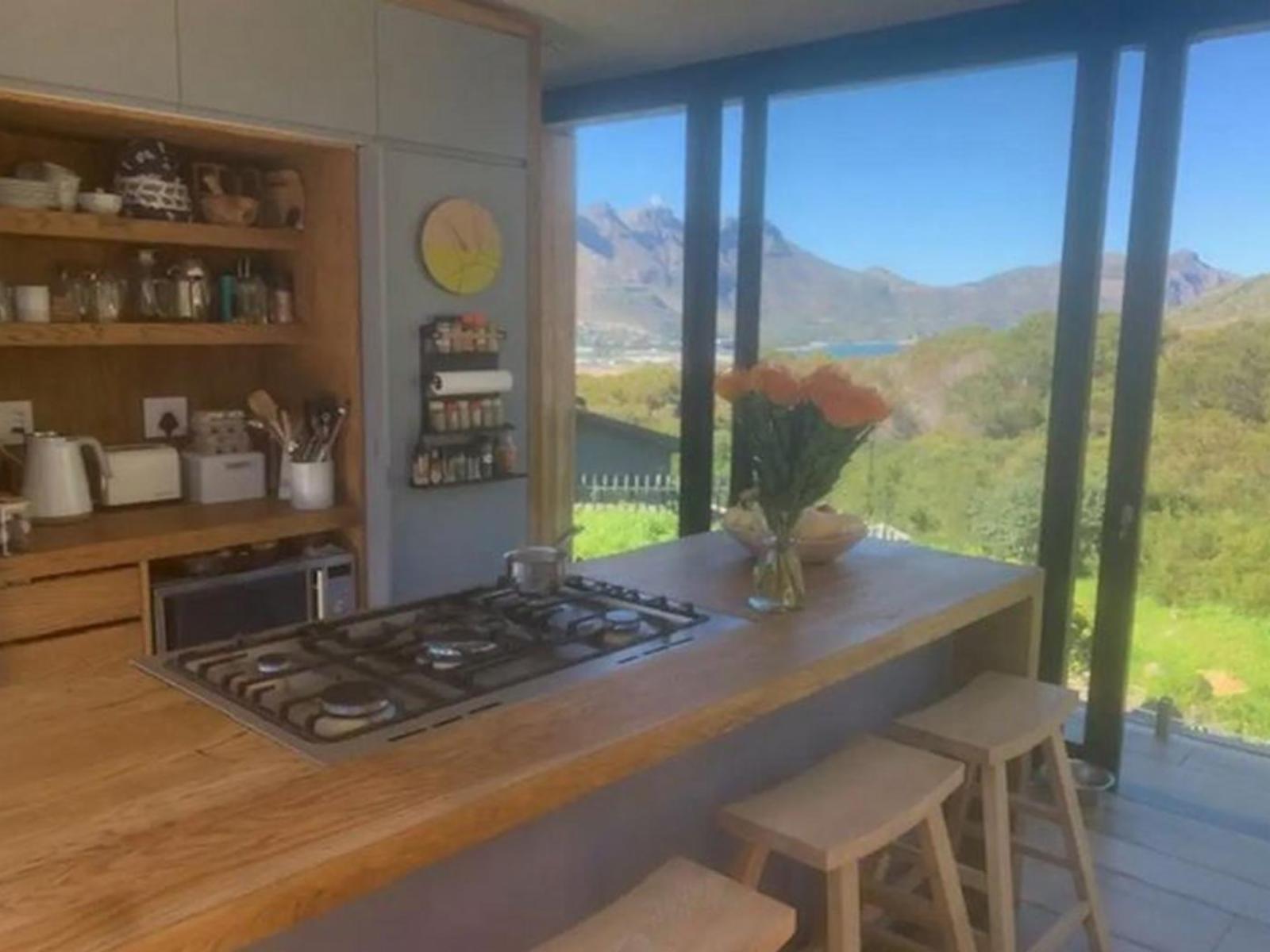 Roomtype 3: Kitchenette 4 Cyphia Close Cabins