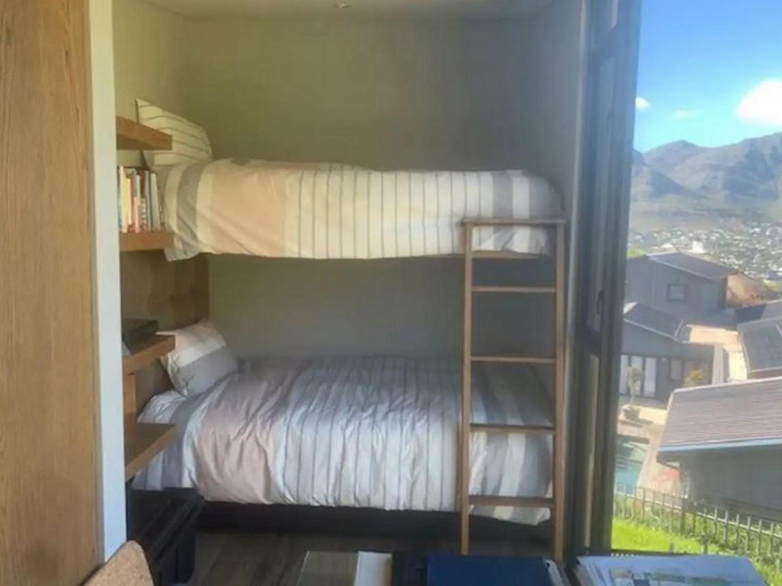 Roomtype 3: Bed 4 Cyphia Close Cabins