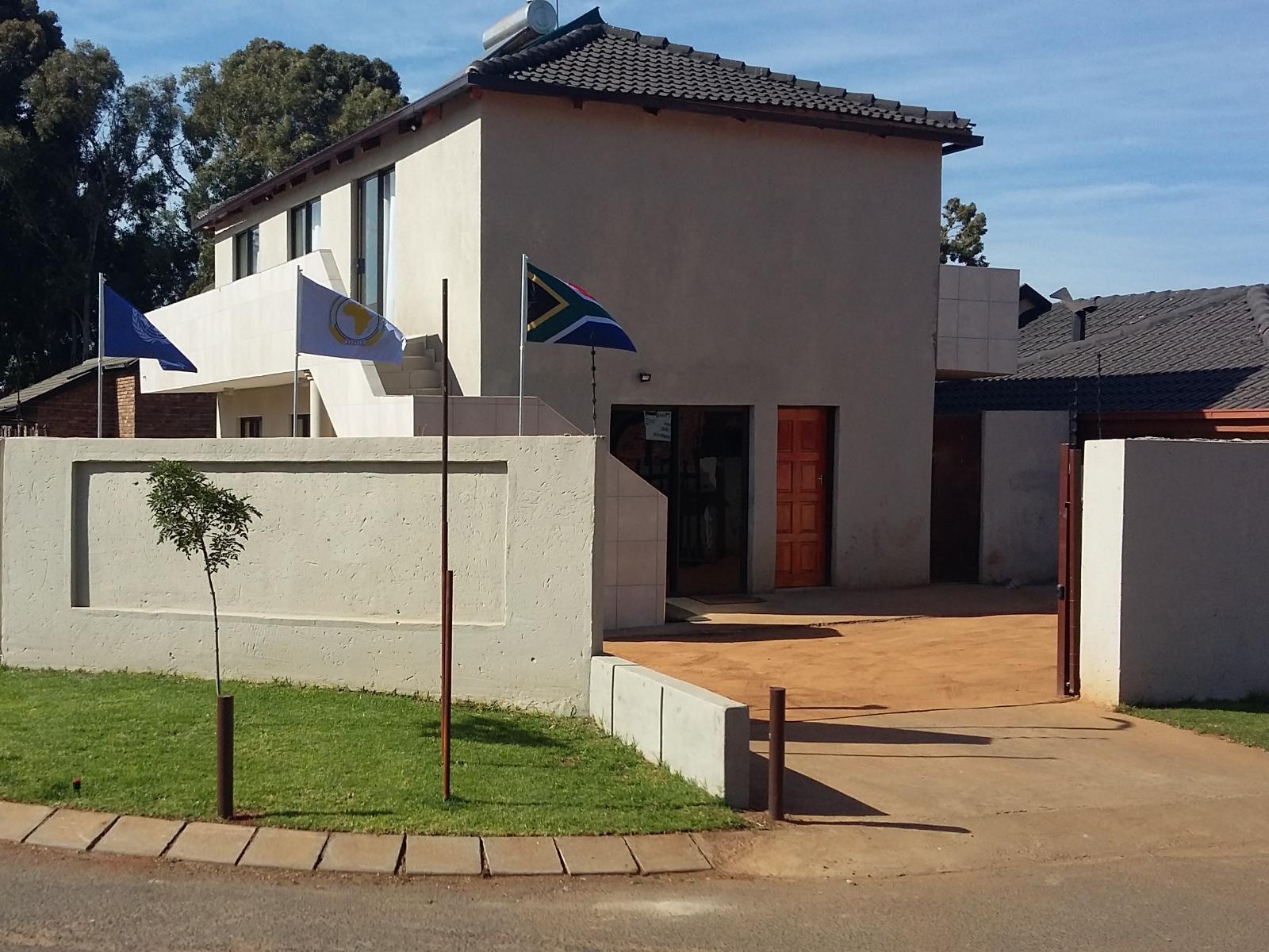 Botho Guesthouse in Philip Nel Park - BEST Getaways - South Africa's