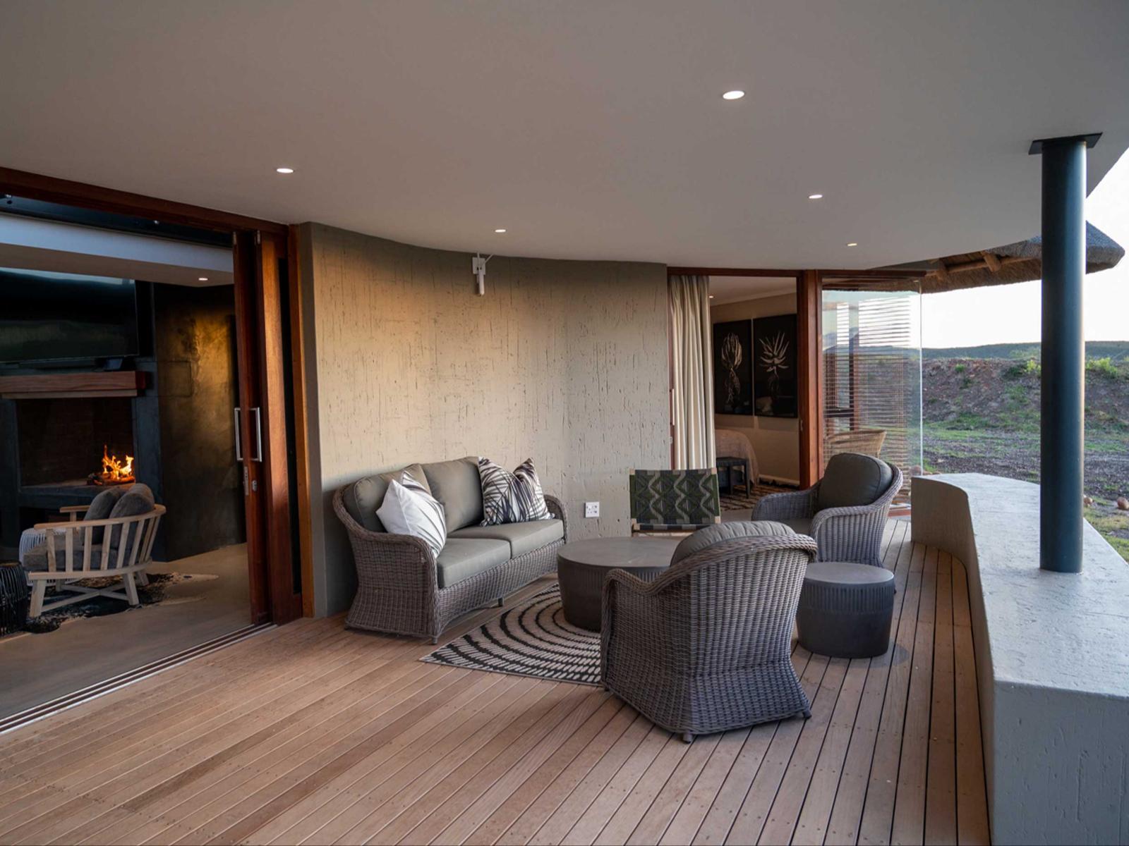 Gondwana Kwena Villa: überdachte Lounge-Terrasse