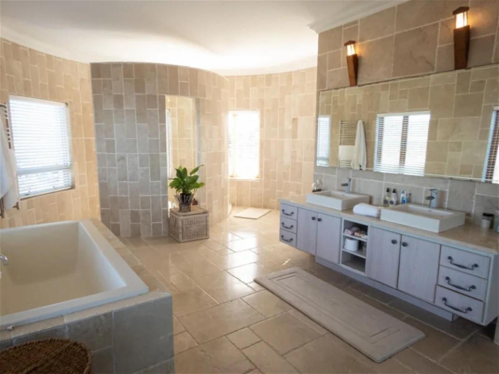 Roomtype 5: Bathroom Castle on the Heads