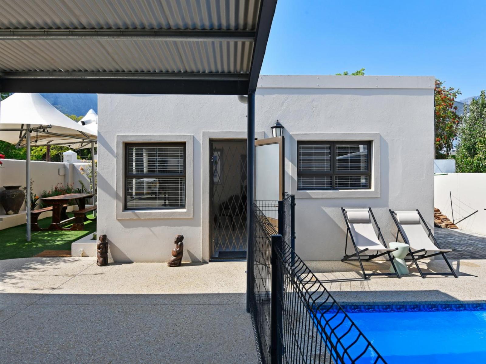La Rochelle Cottage