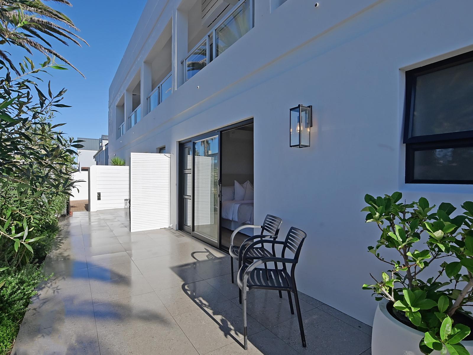 19 Beach Road