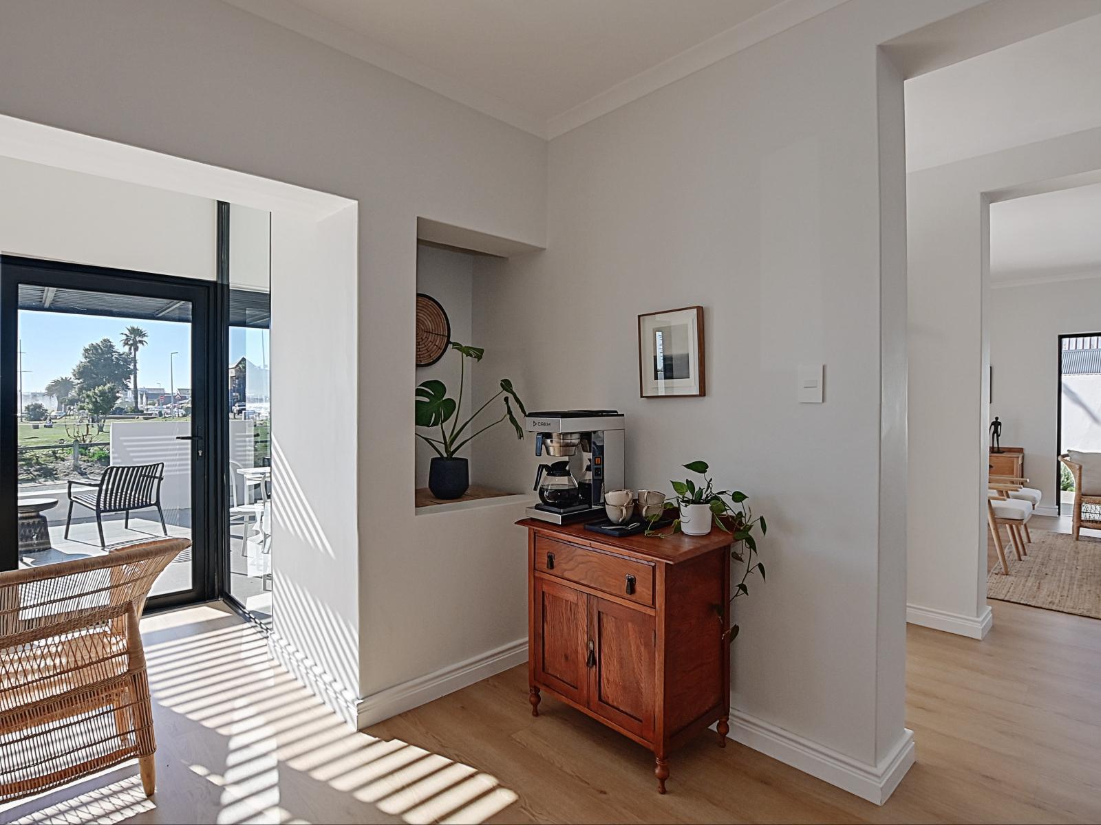 19 Beach Road