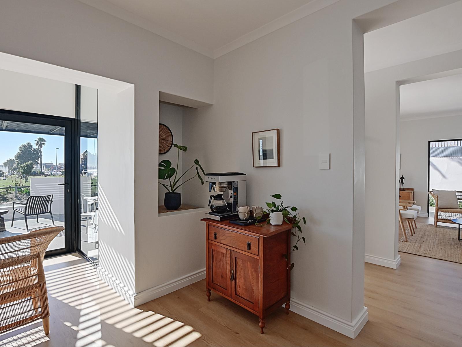 19 Beach Road
