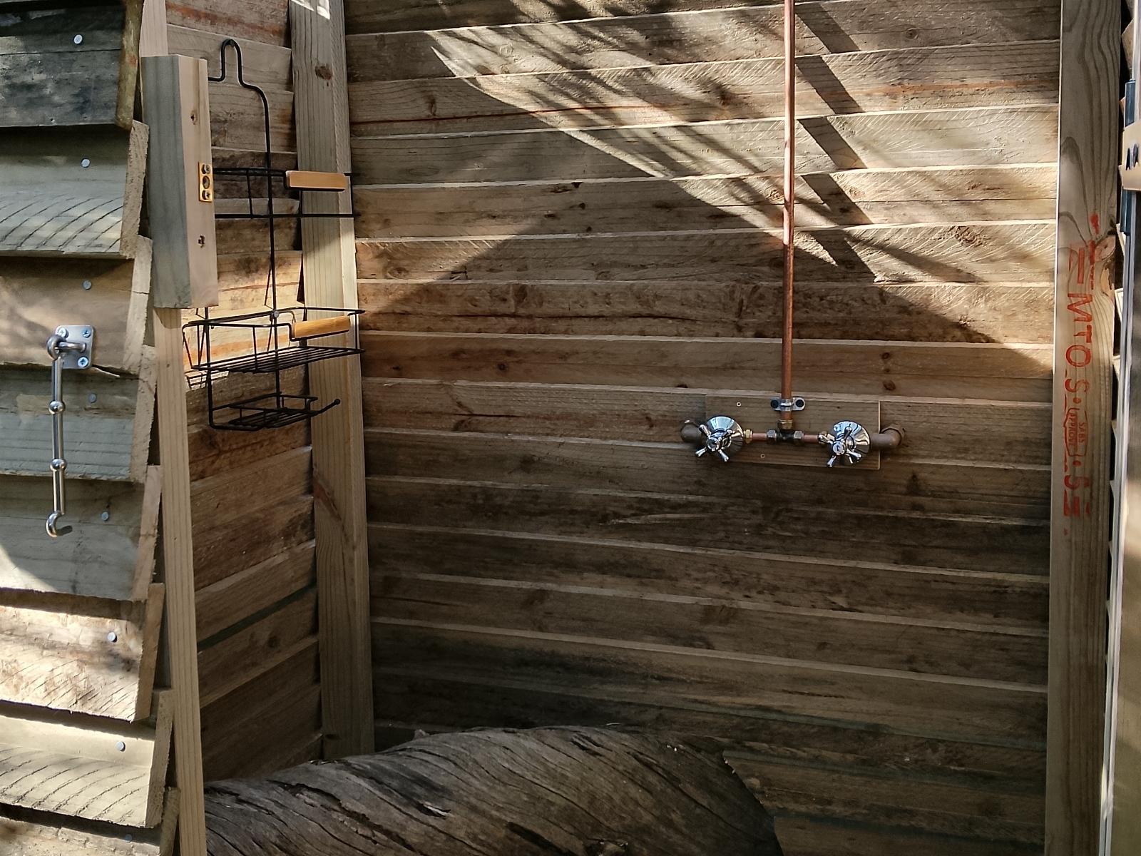 11 Mountain Stream Hot Tub Accommodation