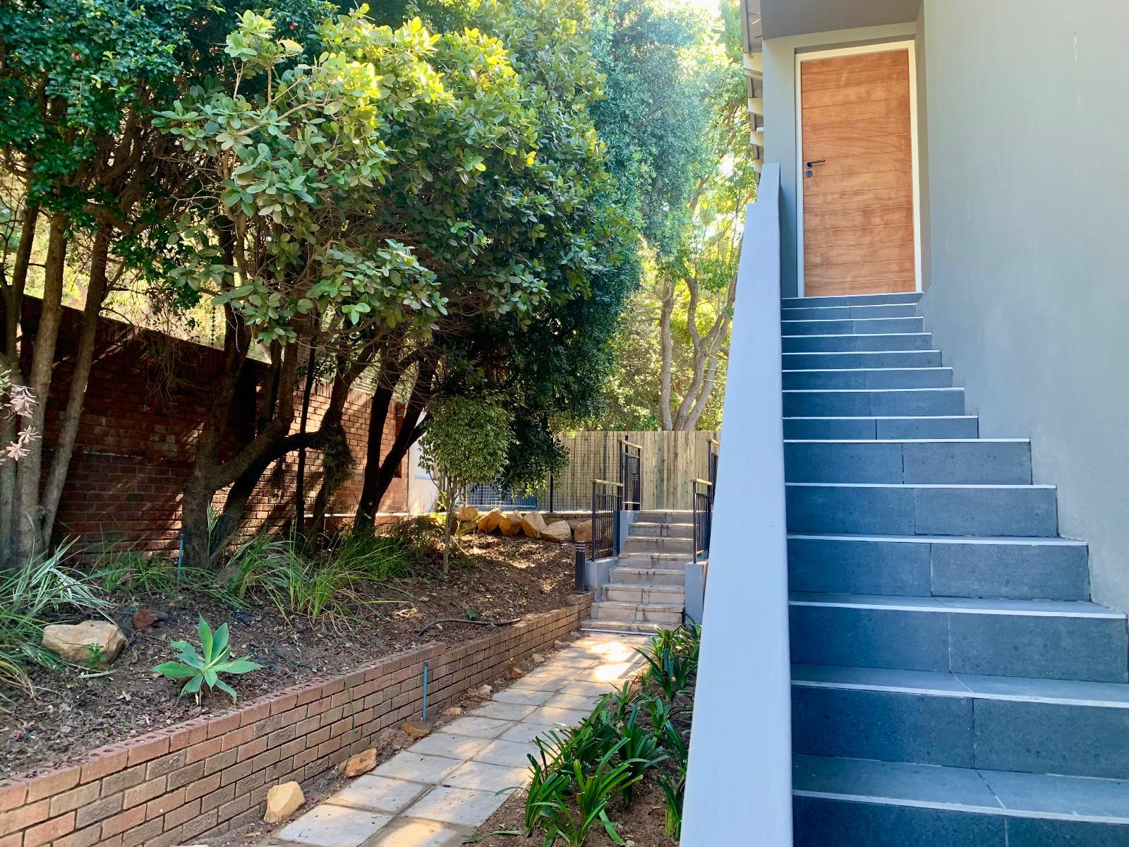 Roomtype 5: Property / Building Constantia Winelands Lodge