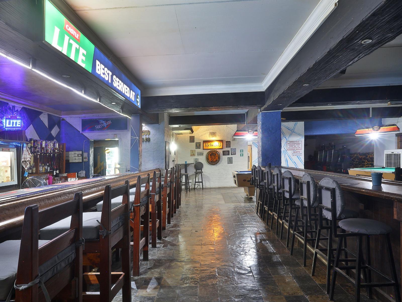 Bostons Lodge & Restaurant