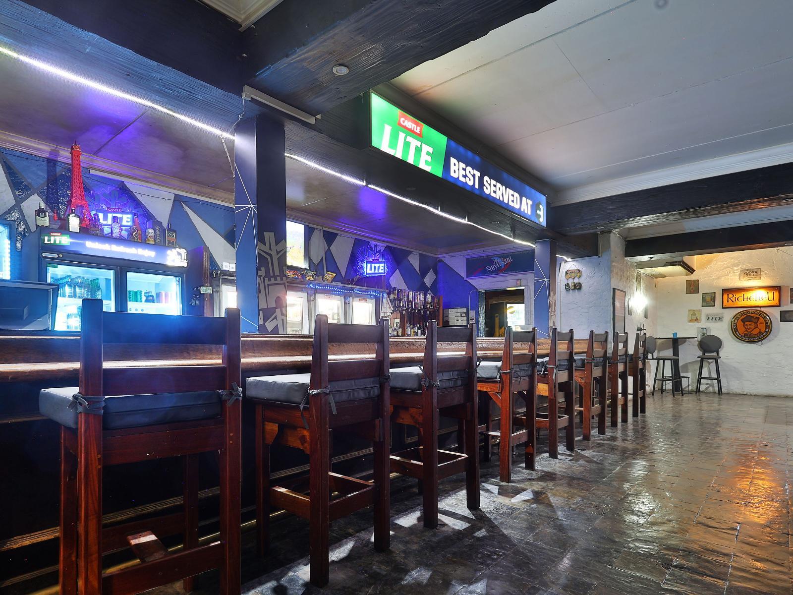 Bostons Lodge & Restaurant