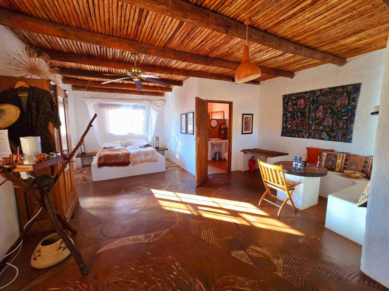 Eningu Kalahari Lodge