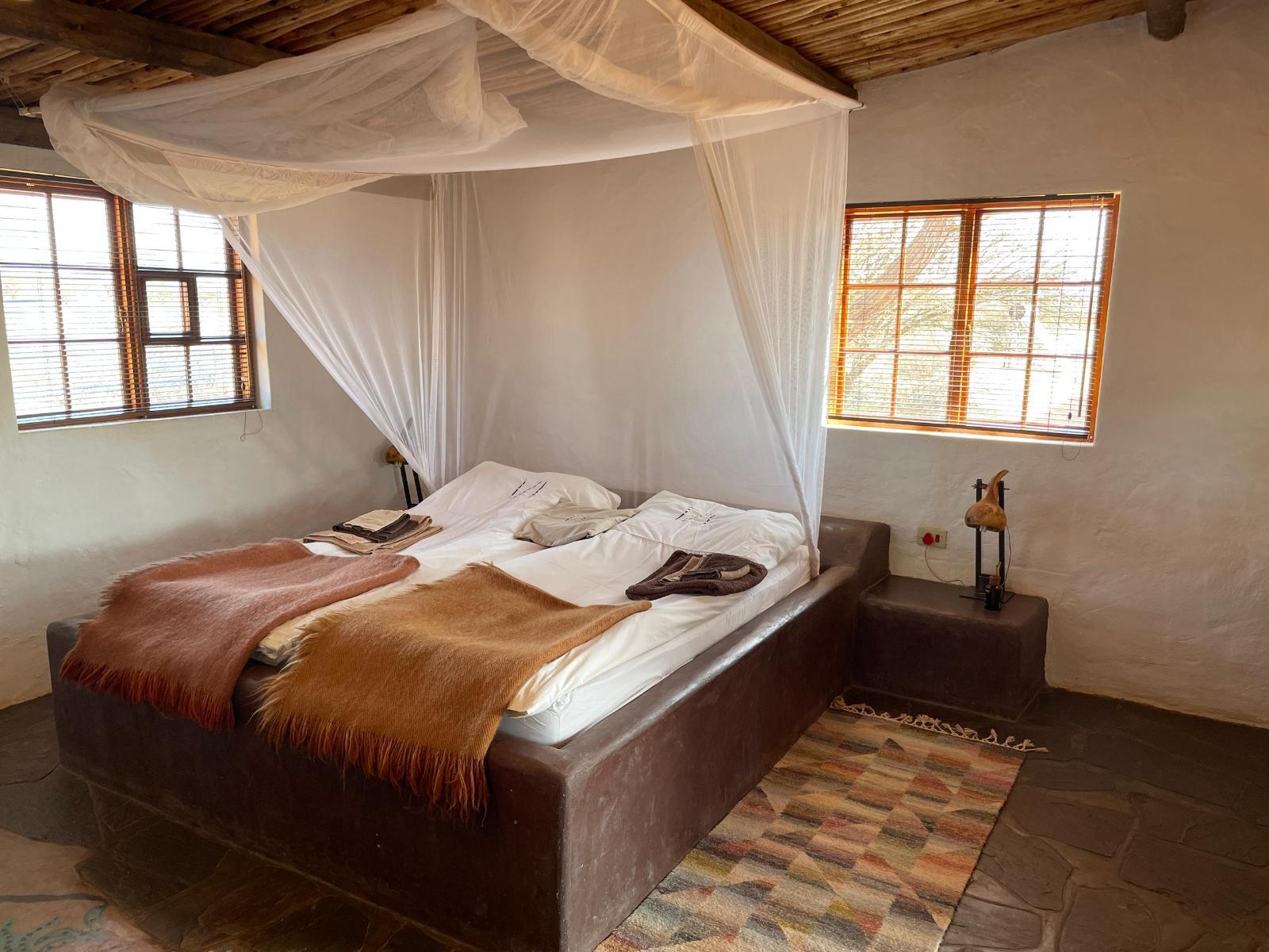 Eningu Kalahari Lodge