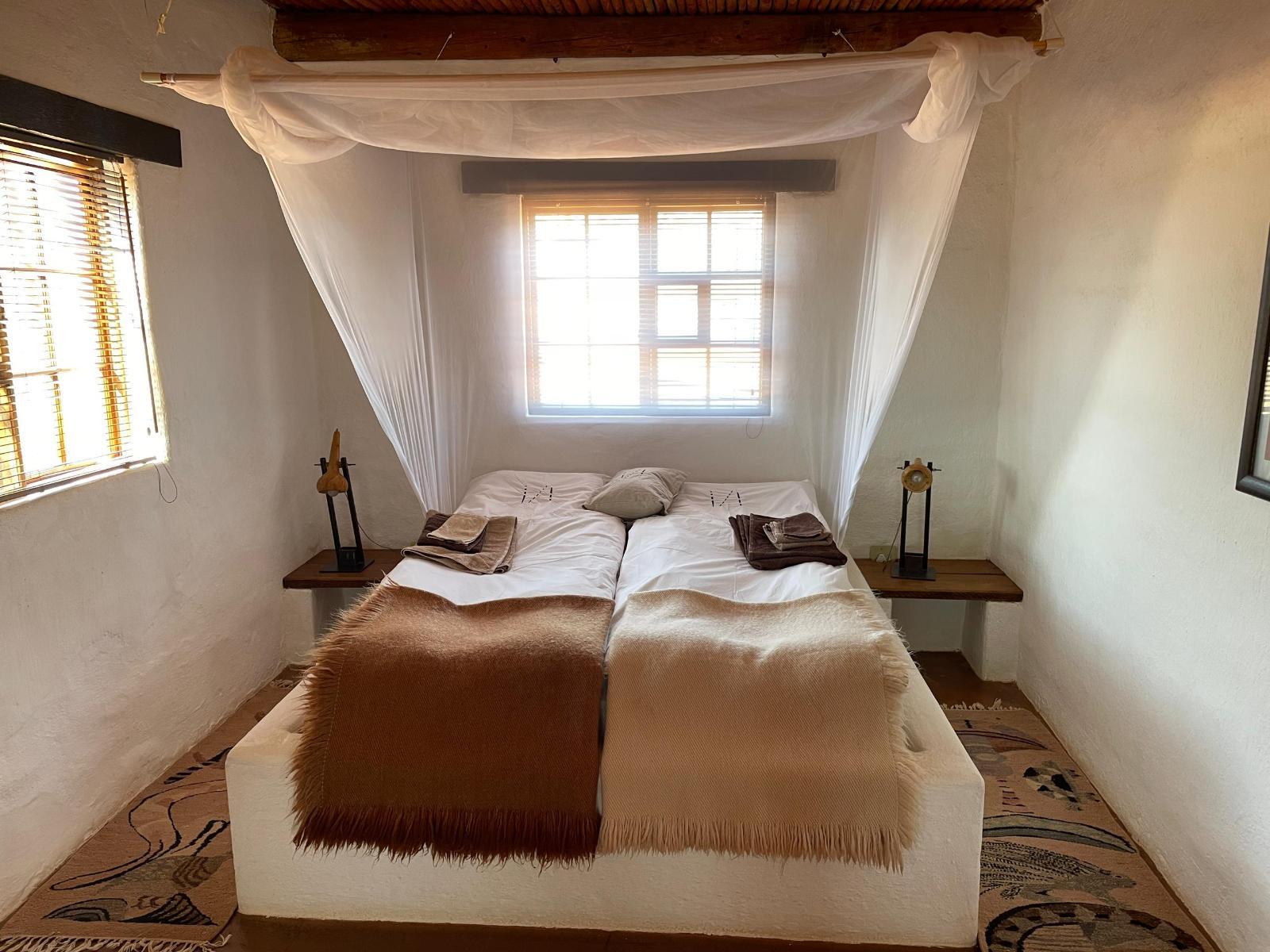Eningu Kalahari Lodge