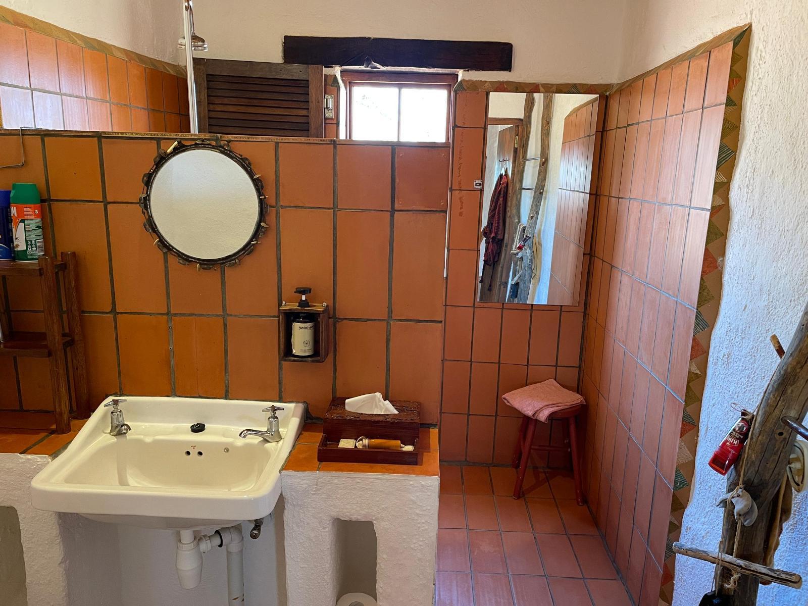 Eningu Kalahari Lodge