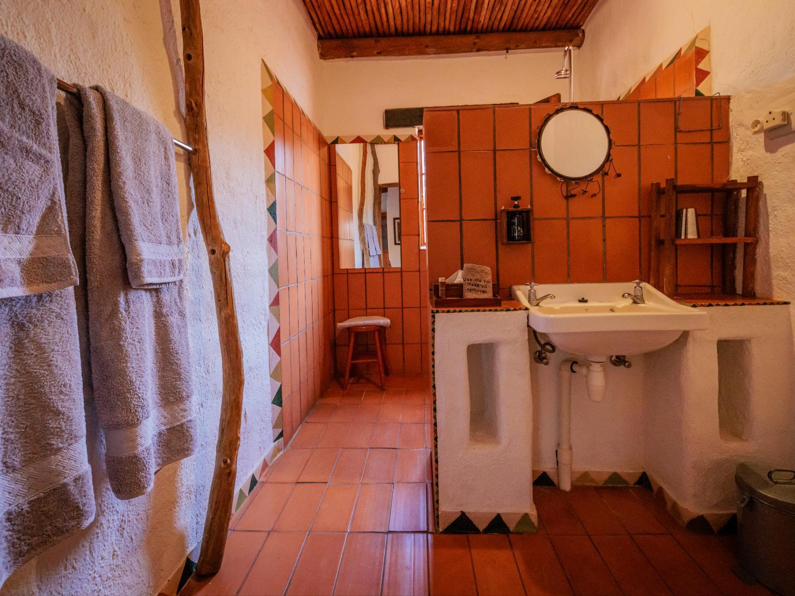 Eningu Kalahari Lodge