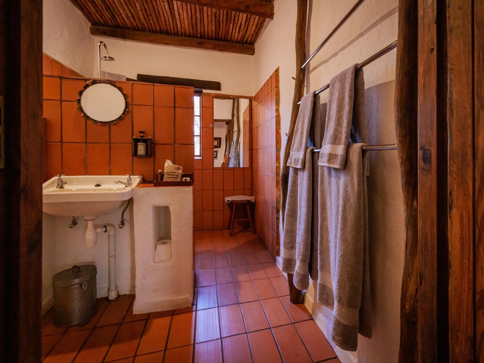 Eningu Kalahari Lodge