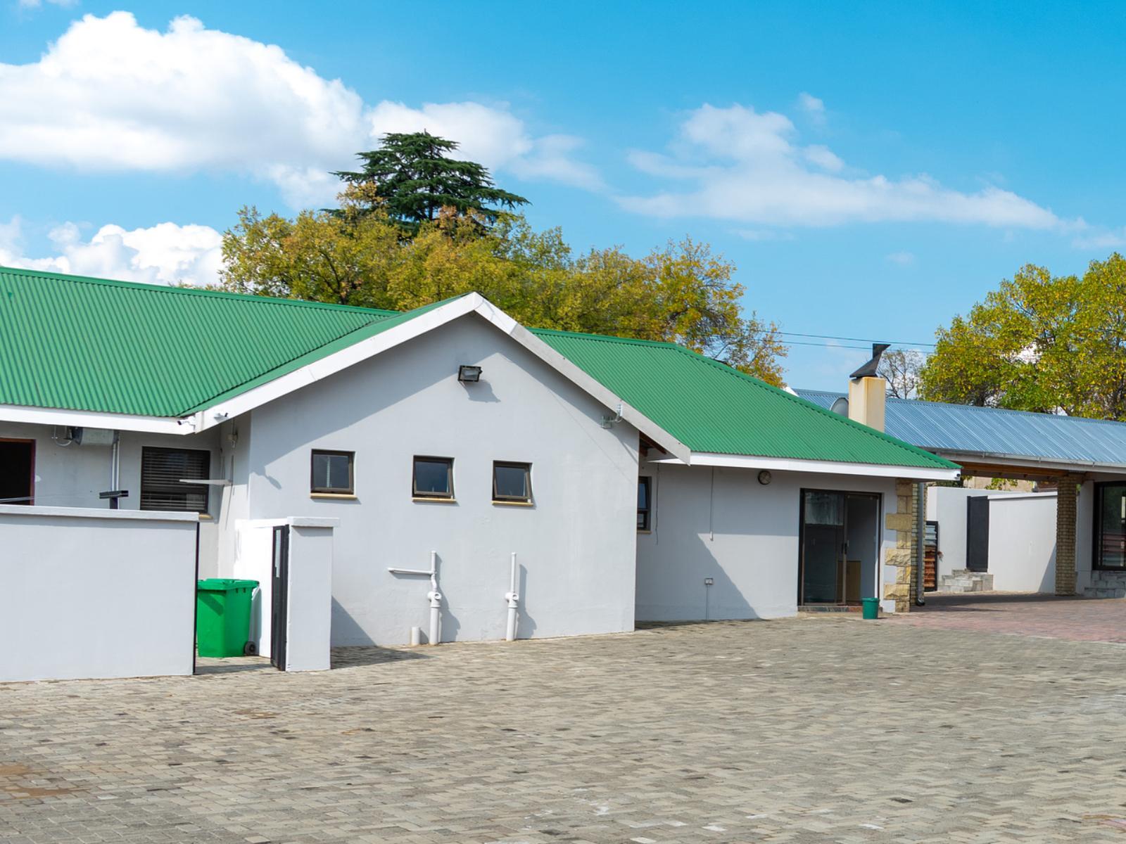 Lasaro Guest Lodge