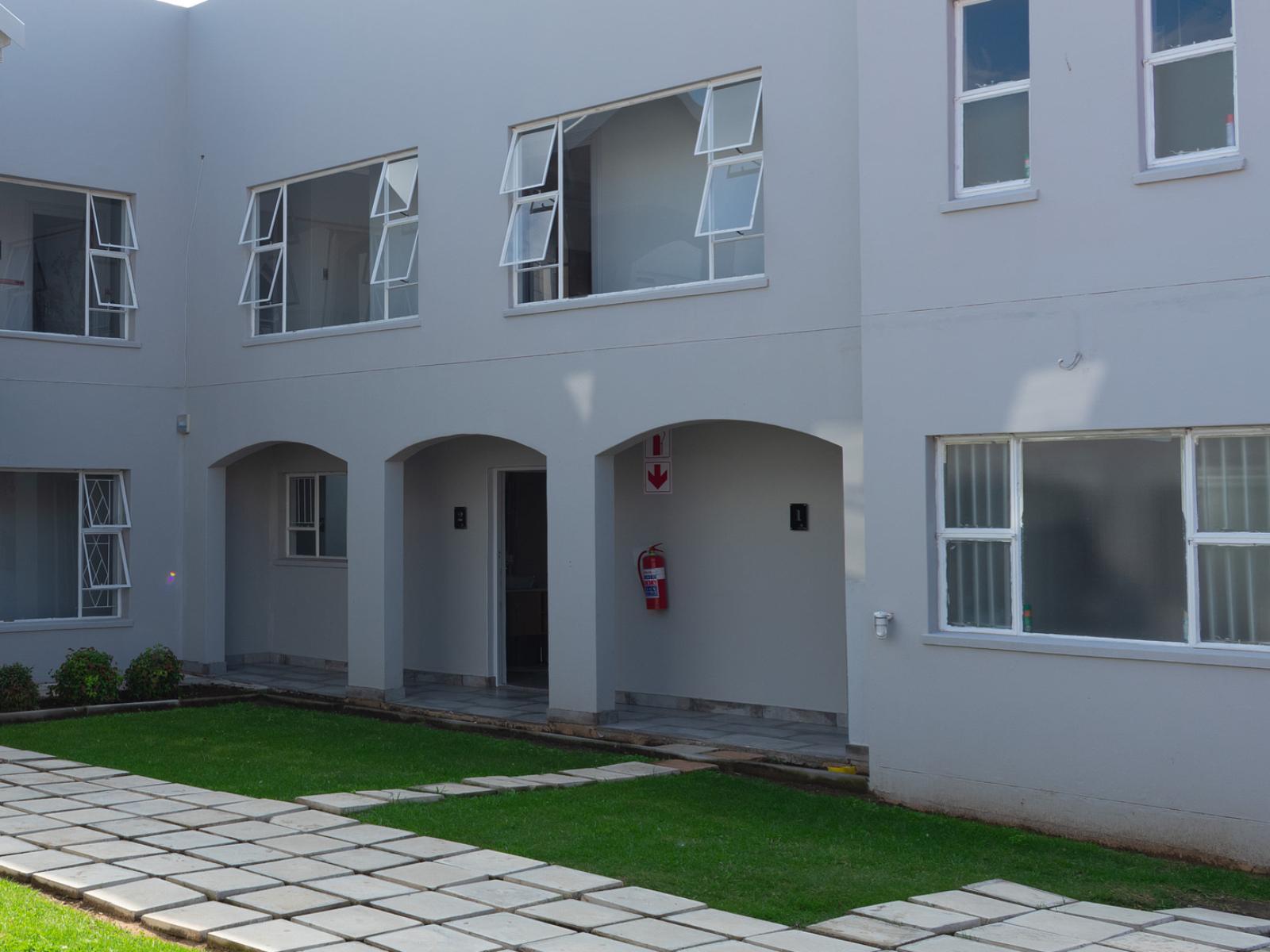 Lasaro Guest Lodge