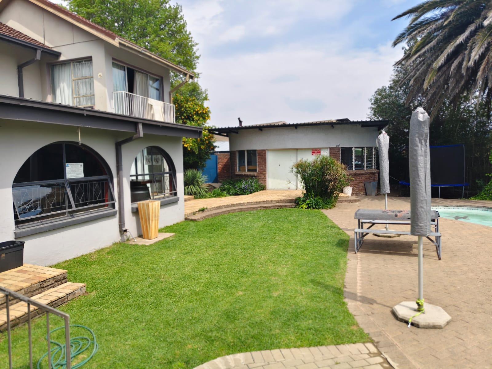 Manya Guest Lodge