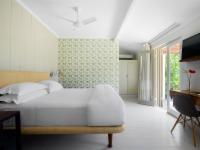 Deluxe - King room with balcony