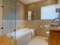 Standard Queen bedded en suite room