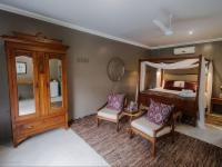 Honeymoon Room Pool Access