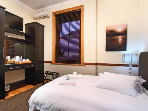 BASIC SINGLE ROOM
