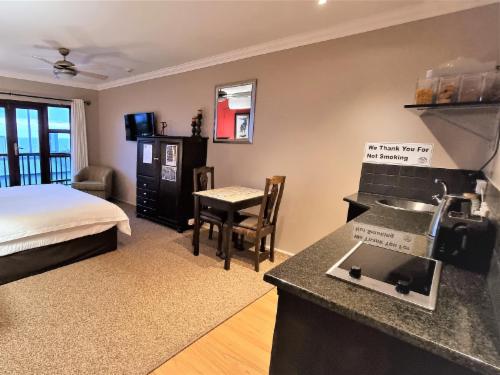 Deluxe Self catering - Room 5