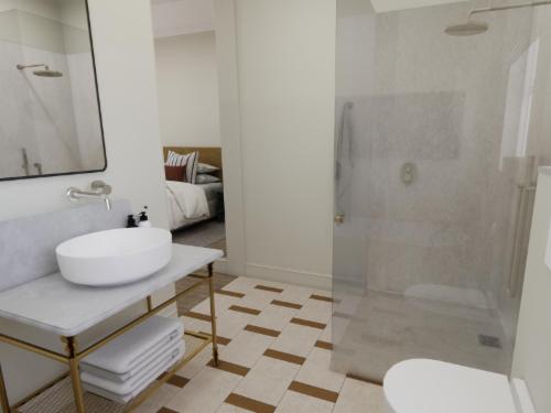 Luxury King South