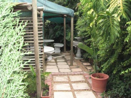 Magnolia Place Guest House — Garden