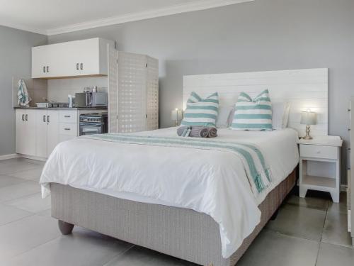 1 Bedroom Studio Apartment