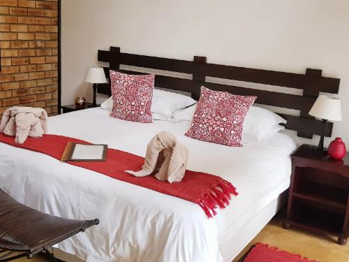 Room 1 Twin bed or King size bed room