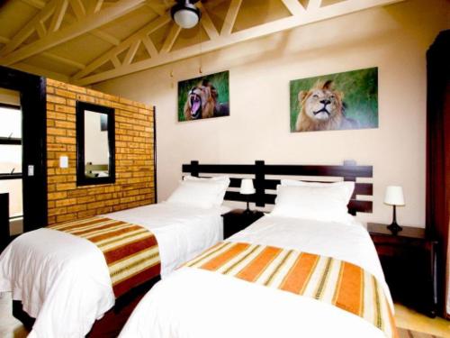 Room 4 Twin bed or King size bed room